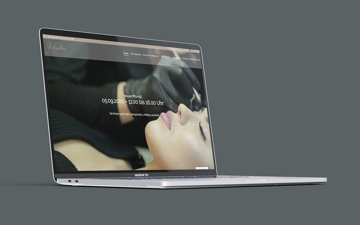 Bild von einem Macbook der Webseite Jolandasbeautystudio.de